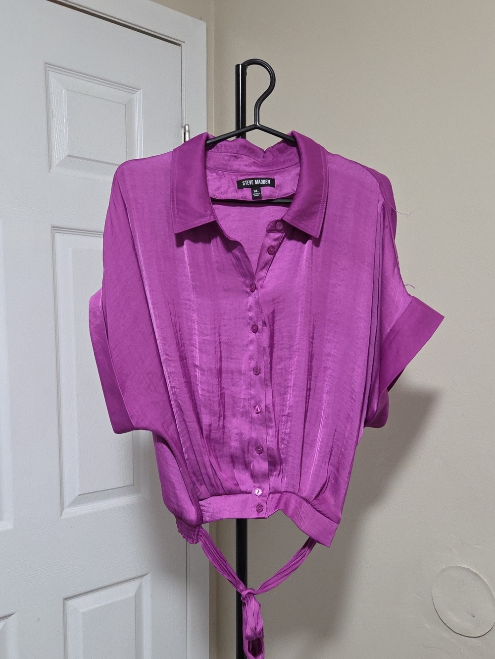 Steve Madden Vibrant Magenta Button-Front Tie-Hem Shirt